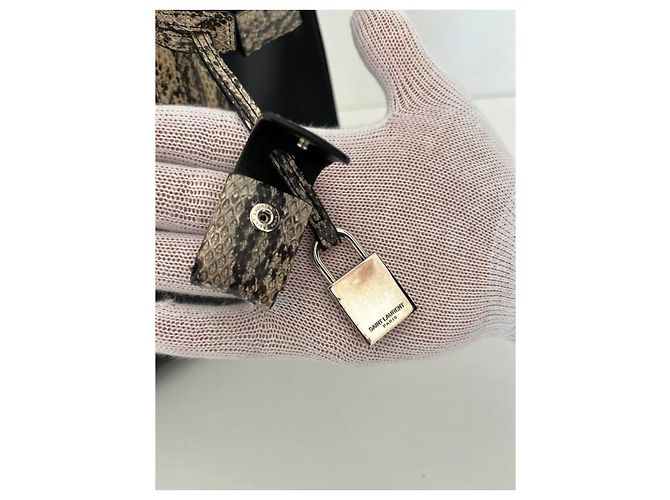 Saint Laurent sac de jour in black leather and rock python Nero - vista 13