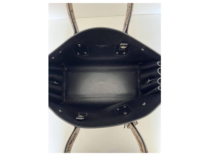Saint Laurent sac de jour in black leather and rock python Nero - vista 19