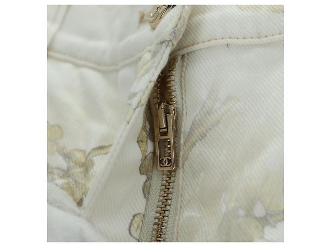 Pantalones de denim botánico CHANEL de algodón blanco CC Auth 158566M - vista 5