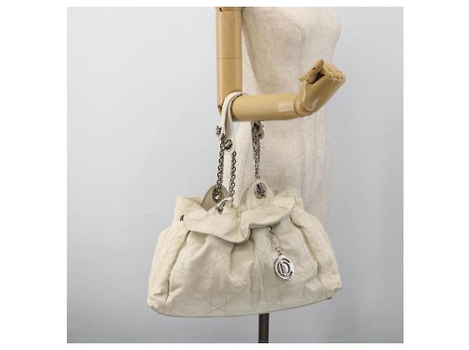 Borsa a spalla Canage Chain Christian Dior in pelle di agnello bianca e argento Auth 169703 Bianco - vista 22