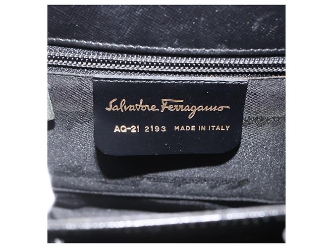 Borsa a mano in pelle nera e oro Gancini di Salvatore Ferragamo Auth ka2959 Nero D'oro - vista 12