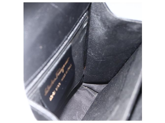 Borsa a mano in pelle nera e oro Gancini di Salvatore Ferragamo Auth ka2959 Nero D'oro - vista 18
