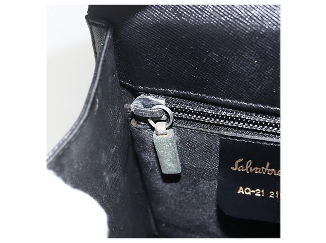 Borsa a mano in pelle nera e oro Gancini di Salvatore Ferragamo Auth ka2959 Nero D'oro - vista 20