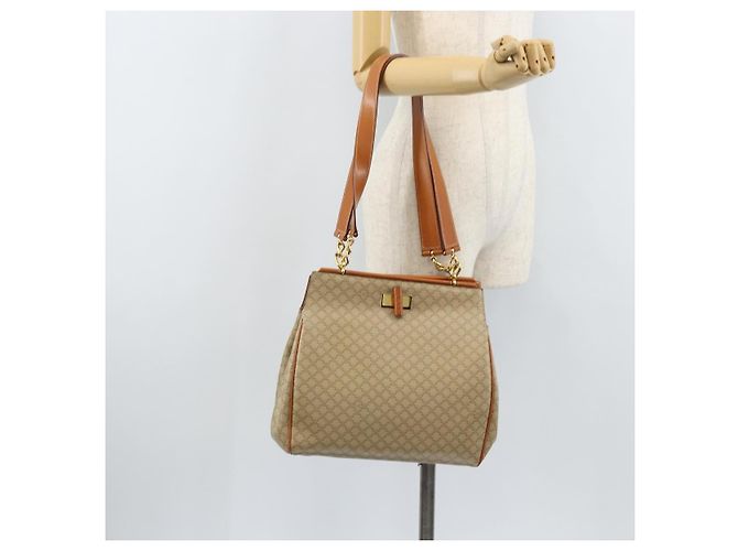 Céline CELINE Macadam Canvas Tote Bag PVC Beige Gold Auth ARZ058V Golden - Ansicht 24