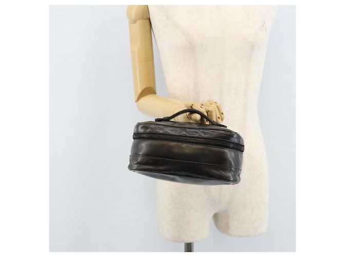 Vanity CHANEL Bicolor Kosmetiktasche aus Leder Schwarz CC Auth bs33805 - Ansicht 23