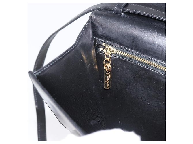 Borsa a Spalla Salvatore Ferragamo in Pelle Nera e Oro Auth BA11236 Nero D'oro - vista 20