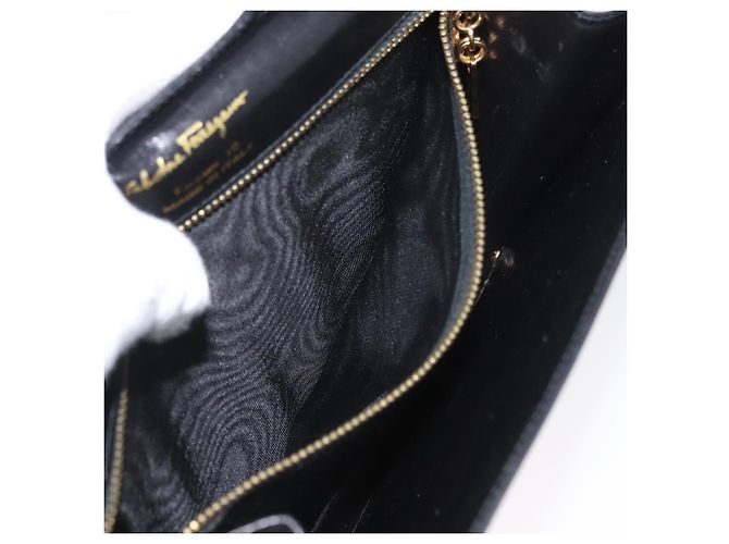 Borsa a Spalla Salvatore Ferragamo in Pelle Nera e Oro Auth BA11236 Nero D'oro - vista 21