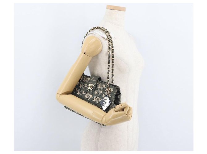 CHANEL Borsa a Spalla Matelassé in Nylon Verde Oro CC Auth ARZ394A D'oro - vista 28