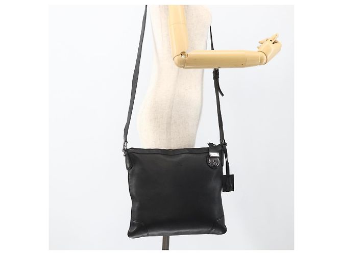 Borsa a Spalla in Pelle Nera e Argento GUCCI 148476 Auth ka2890 Nero - vista 24