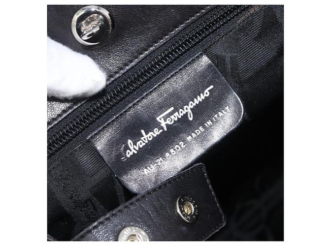 Borsa a spalla Vala Chain in pelle nera e argento di Salvatore Ferragamo Auth BA11227 Nero - vista 12