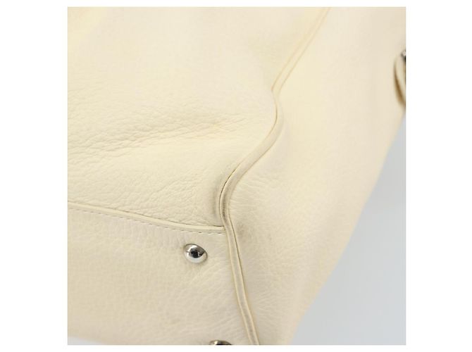 Sac à main Gancini en cuir blanc et argent de Salvatore Ferragamo Auth 166988 Argenté - vue 17
