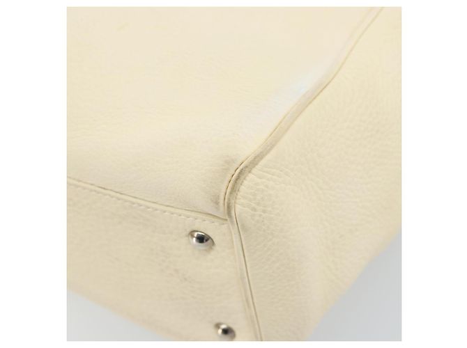 Sac à main Gancini en cuir blanc et argent de Salvatore Ferragamo Auth 166988 Argenté - vue 7
