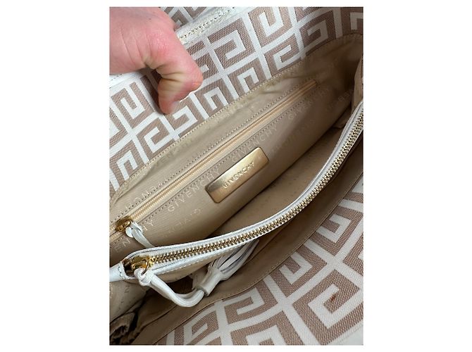 Vintage Givenchy Monogramm Leder-Canvas-Tasche Weiß Gold - Ansicht 5