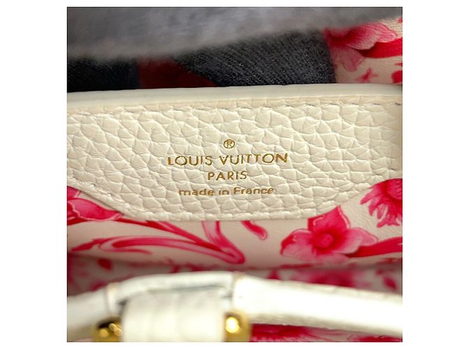 Borsa Capucines BB Louis Vuitton Rosa Bianco - vista 13