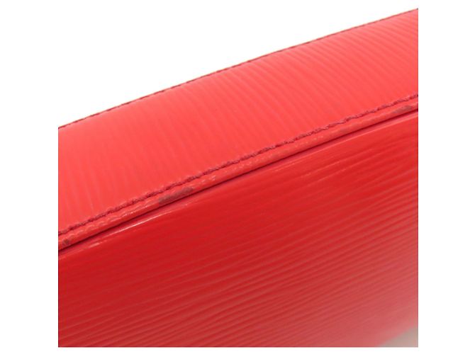 Borsa Pochette Accessoires in pelle Epi Louis Vuitton Rosso - vista 13