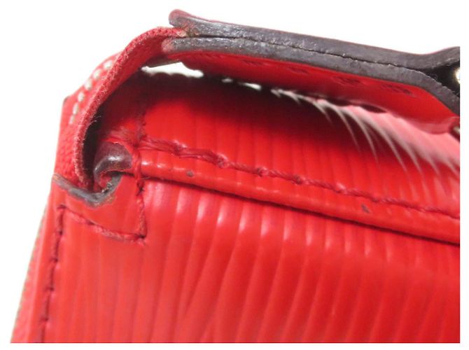 Borsa Pochette Accessoires in pelle Epi Louis Vuitton Rosso - vista 8