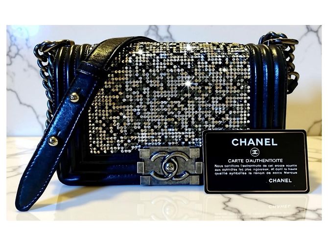 Chanel 14P Piccola Borsa Boy in Pelle Nera con Cristalli Swarovski Nero Metallico - vista 3