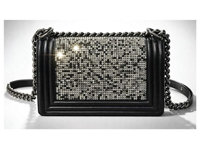 Chanel 14P Piccola Borsa Boy in Pelle Nera con Cristalli Swarovski Nero Metallico - vista 6