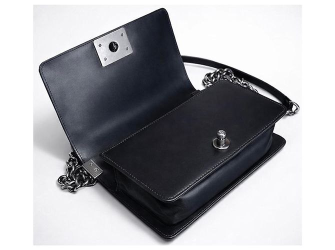 Chanel 14P Piccola Borsa Boy in Pelle Nera con Cristalli Swarovski Nero Metallico - vista 7