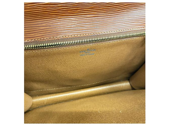 Bolso Monceau Epi Louis Vuitton Castaño - vista 4