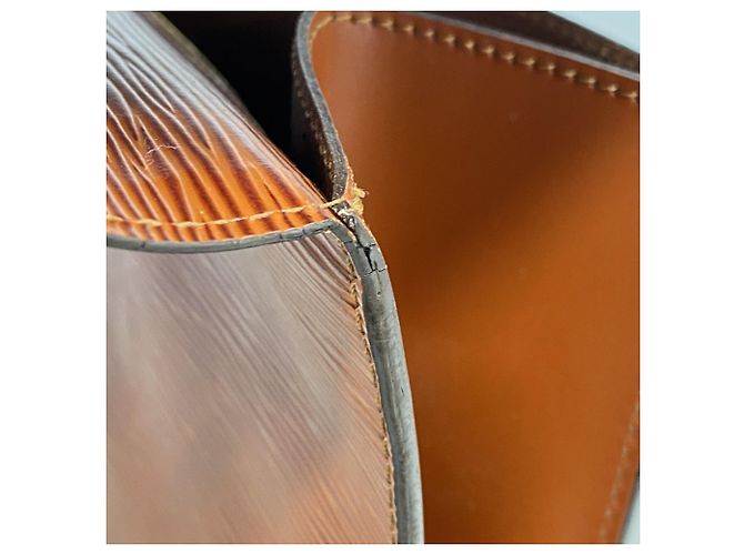 Bolso Monceau Epi Louis Vuitton Castaño - vista 7