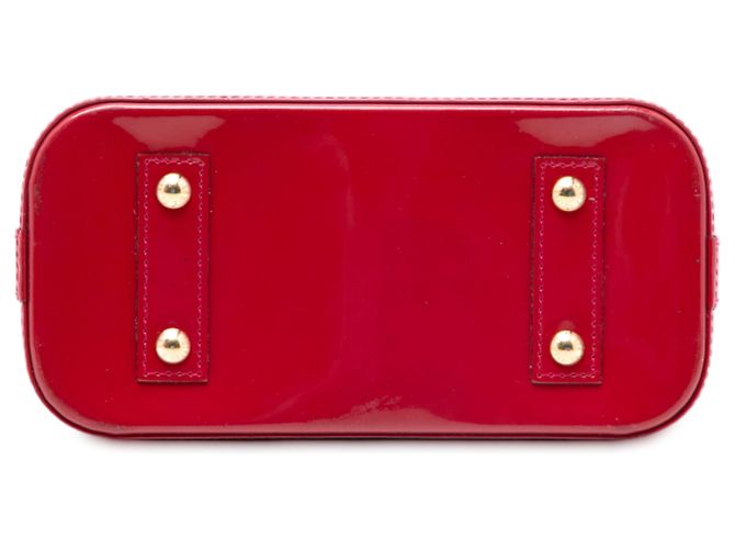 Louis Vuitton Alma BB in Vernis Monogram Rosso - vista 3