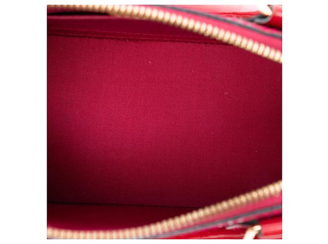 Louis Vuitton Alma BB in Vernis Monogram Rosso - vista 4