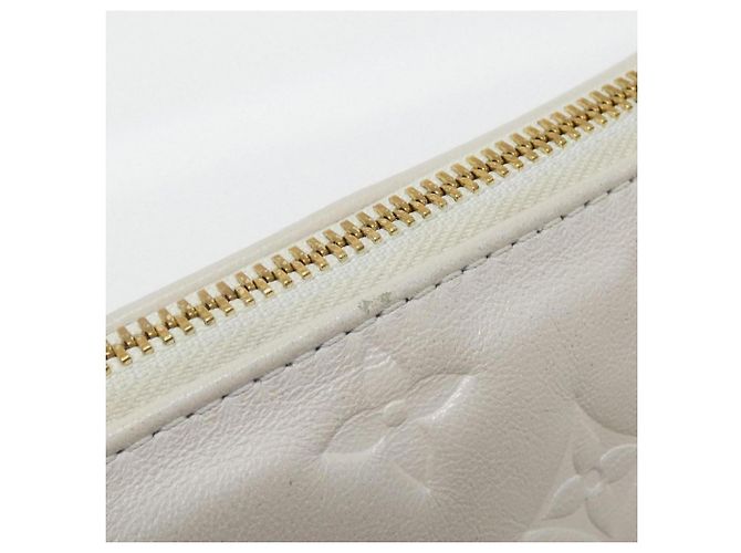 Borsa a Spalla Louis Vuitton Coussin PM M21262 Beige - vista 4