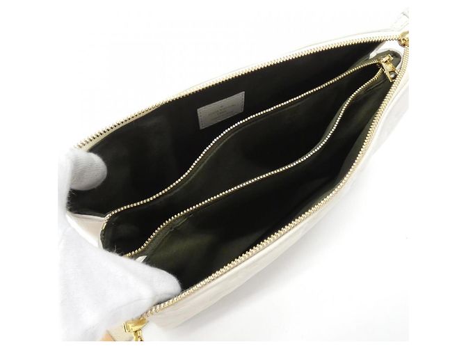 Borsa a Spalla Louis Vuitton Coussin PM M21262 Beige - vista 7
