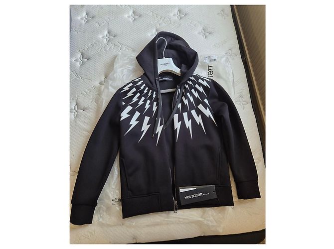 Schwarzer Zip-Hoodie von Neil Barrett mit weißen Blitzen - Ansicht 4