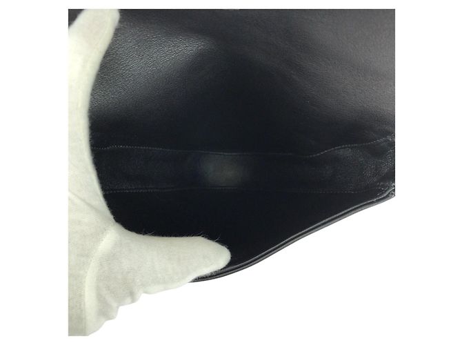 Céline Celine Schultertasche aus Leder mit Dreieckslogo Schwarz - Ansicht 9