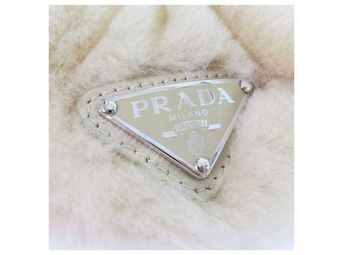 Accessorio per capelli in pelliccia di pecora con logo Triangolo Prada Beige - vista 4