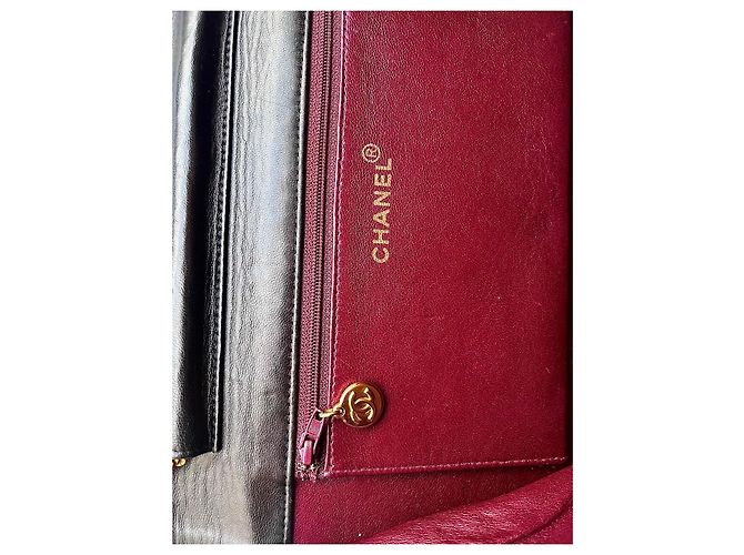 Timeless Chanel Classic Double Flap Media Nera in Pelle d'Agnello Oro 24k Nero - vista 4