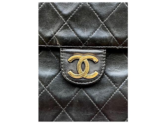 Timeless Chanel Classic Double Flap Media Nera in Pelle d'Agnello Oro 24k Nero - vista 5