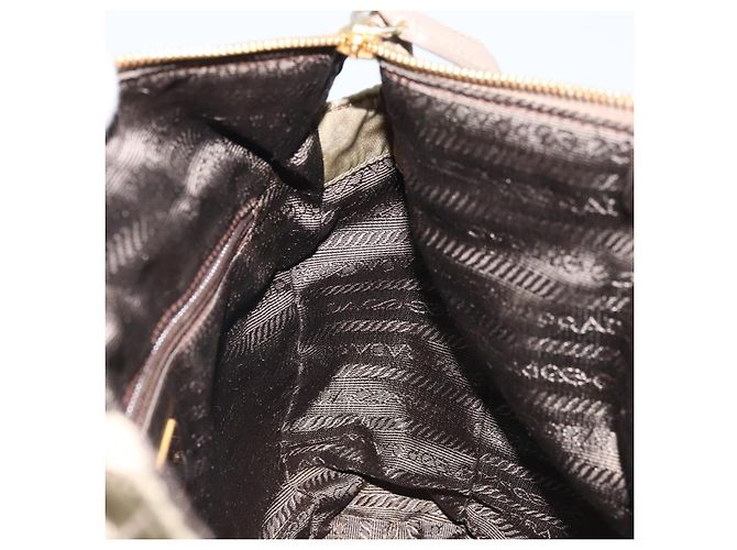 Borsa a Spalla con Catena Prada in Nylon Beige Oro Auth bs34053 D'oro - vista 18