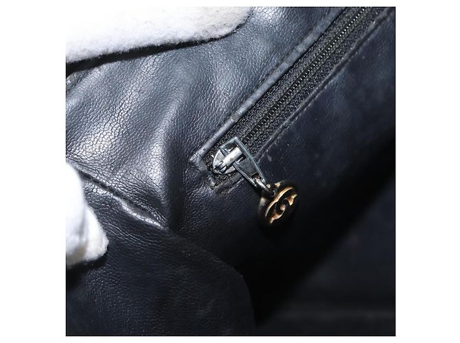 CHANEL Borsa a Spalla Matelassé in Pelle di Agnello Nera Oro CC Auth ARZ445 Nero D'oro - vista 24