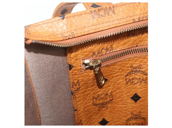 Borsa Tote Vicetos Logogram MCM in pelle PVC marrone e oro Auth 174495 D'oro - vista 20