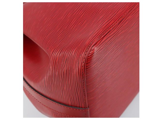 Noe LOUIS VUITTON Borsa a Spalla Petit Noé Epi Rossa M44107 LV Auth 174504 Rosso - vista 16