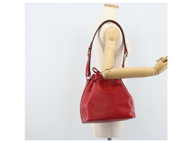 Noe LOUIS VUITTON Borsa a Spalla Petit Noé Epi Rossa M44107 LV Auth 174504 Rosso - vista 19