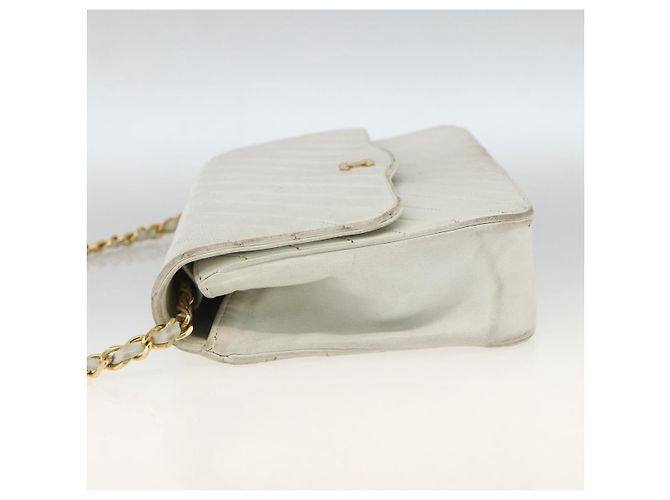 CHANEL Borsa a Spalla Matelassé in Pelle di Agnello Bianco Oro CC Auth BA11362A D'oro - vista 4