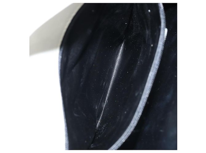 Borsa a Spalla Gancini in Pelle Bianca e Oro Salvatore Ferragamo Auth ARZ115 Bianco D'oro - vista 22