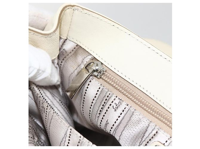 Borsa a mano in pelle bianca e argento Salvatore Ferragamo Auth BSZ241 Bianco - vista 19