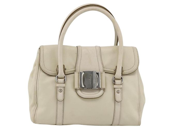 Borsa a mano in pelle bianca e argento Salvatore Ferragamo Auth BSZ241 Bianco - vista 2