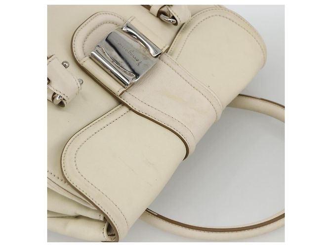 Borsa a mano in pelle bianca e argento Salvatore Ferragamo Auth BSZ241 Bianco - vista 6