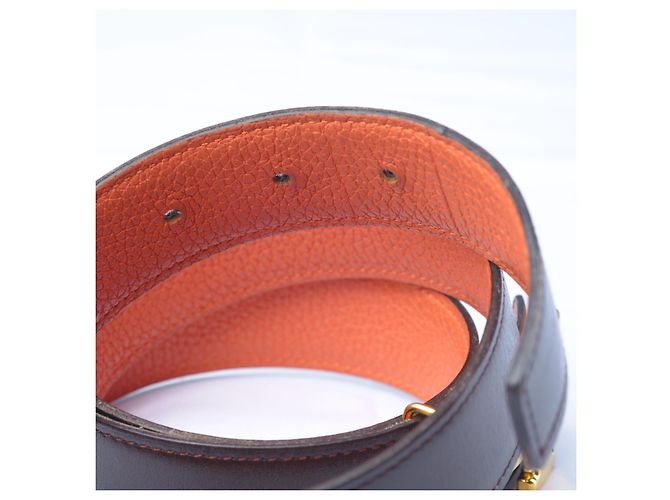 Cinto reversível H em couro Togo e Box laranja/chocolate da Hermès - vista 3