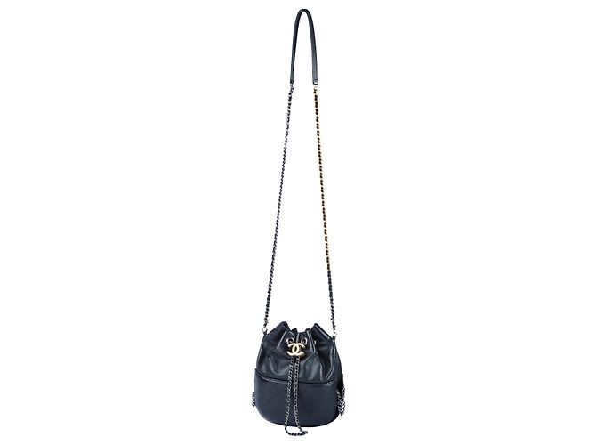 Chanel Kleine Gabrielle Bucket Bag - '20s Schwarz - Ansicht 2