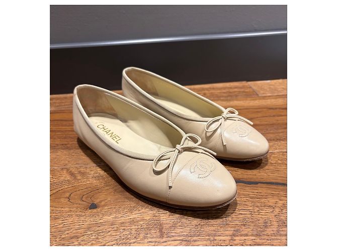 Bailarinas de cuero beige de Chanel con lazo - vista 2