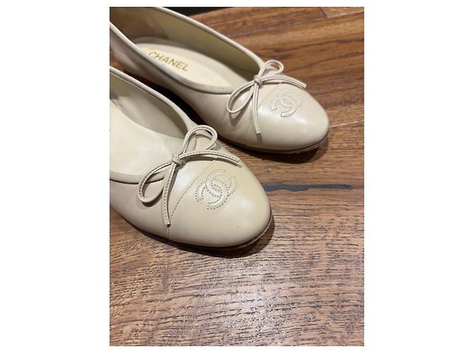 Bailarinas de cuero beige de Chanel con lazo - vista 9