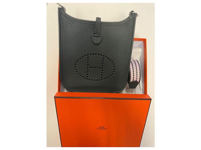 Borsa a tracolla Hermès Evelyne 16 Amazone in pelle Clémence. NUOVA Verde scuro - vista 11