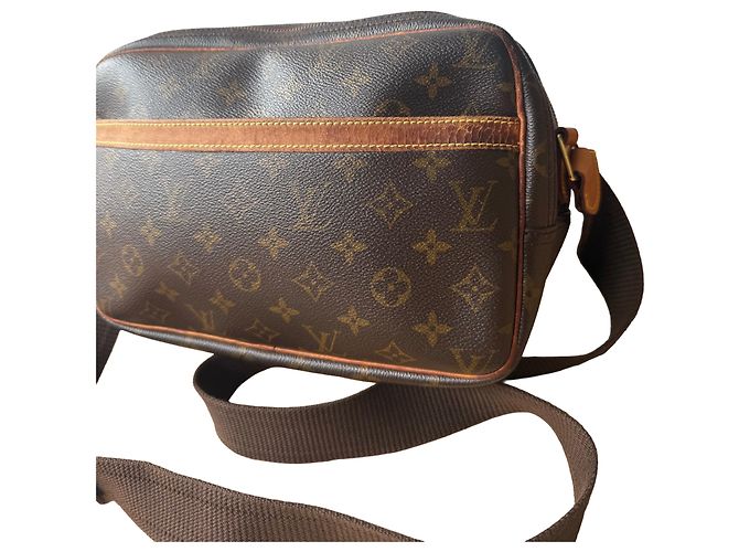 Louis Vuitton Reporter PM Beige Dorado - vista 3